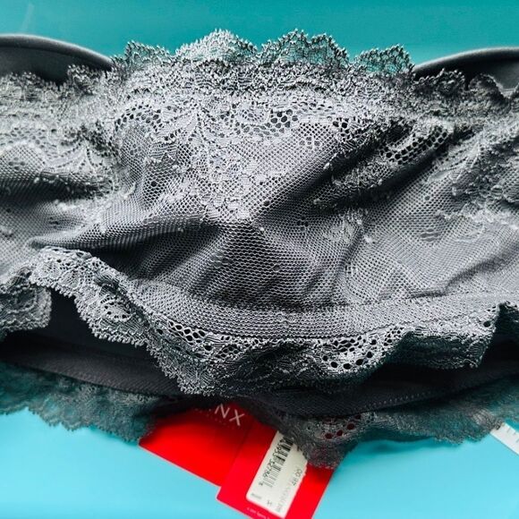Spanx Undie-tectable Strapless Wireless Bandeau Bra in Gray M - Picture 3 of 7
